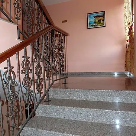 Beroe Hotel